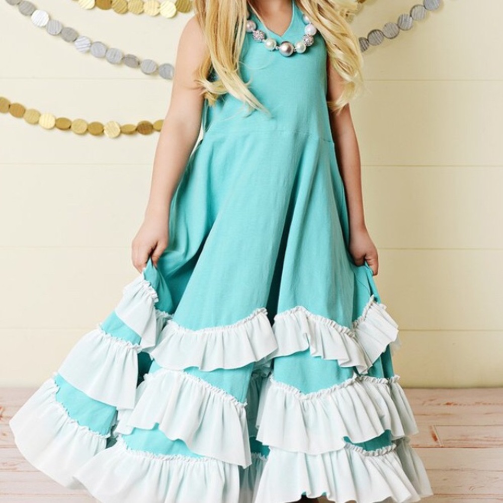 Adorable girls twirly dress